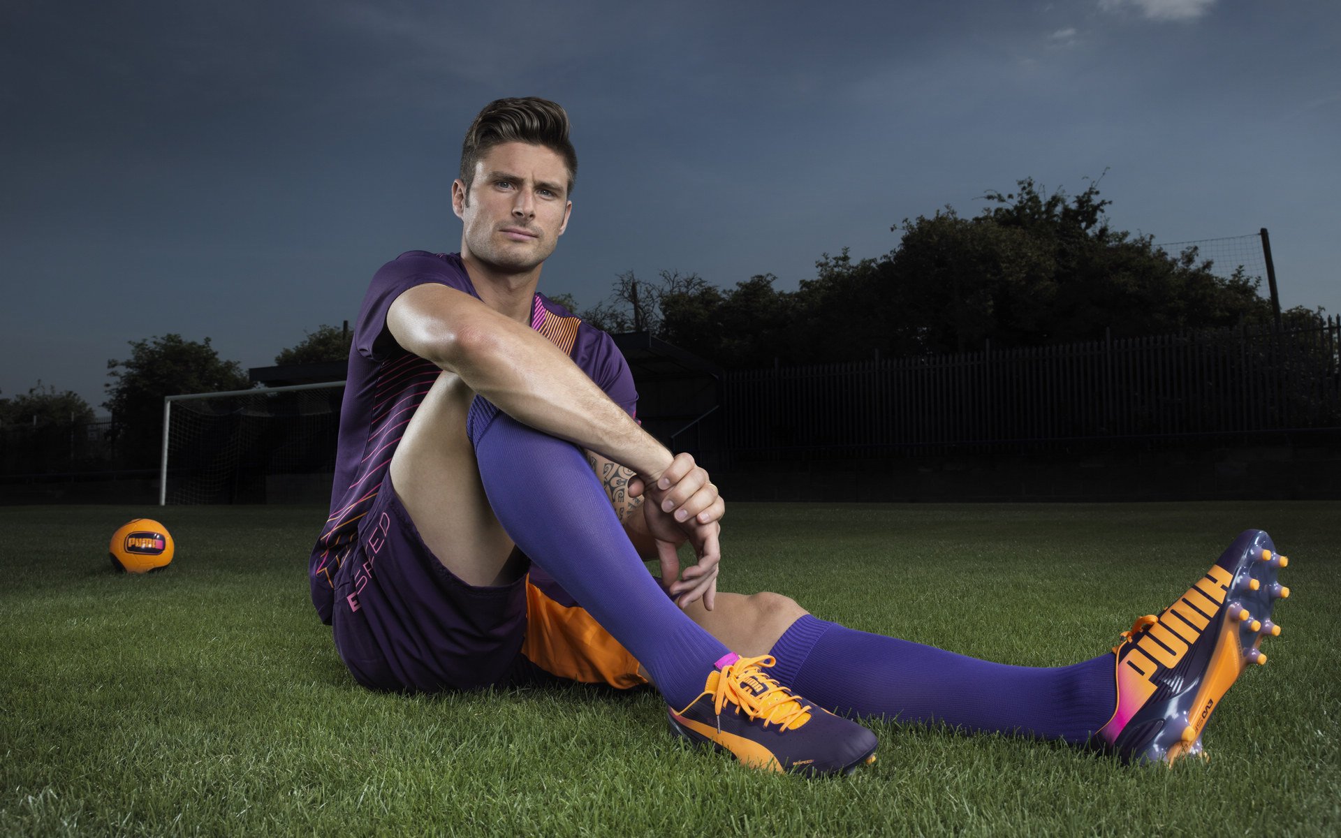 霍勒迪坦言防守端投入是胜利保障，霍勒迪主防库里